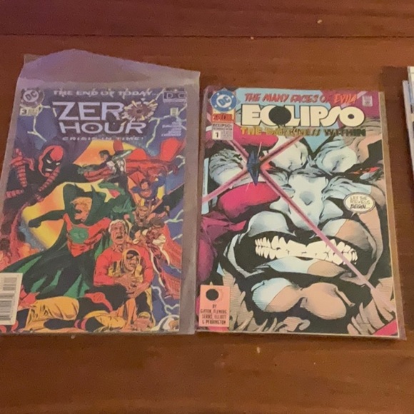 Bundle of 8 DC Comic Books - Picture 6 of 6